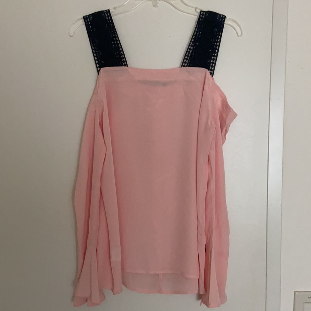 NWT YYIGAL Top - Picture 4 of 5
